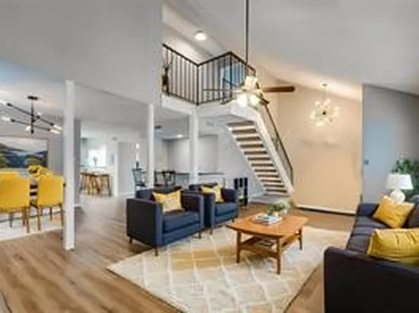 2520 Via Avenida, Carrollton, TX 75006