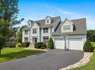 131 Gates Farm Rd, Glastonbury, CT 06033