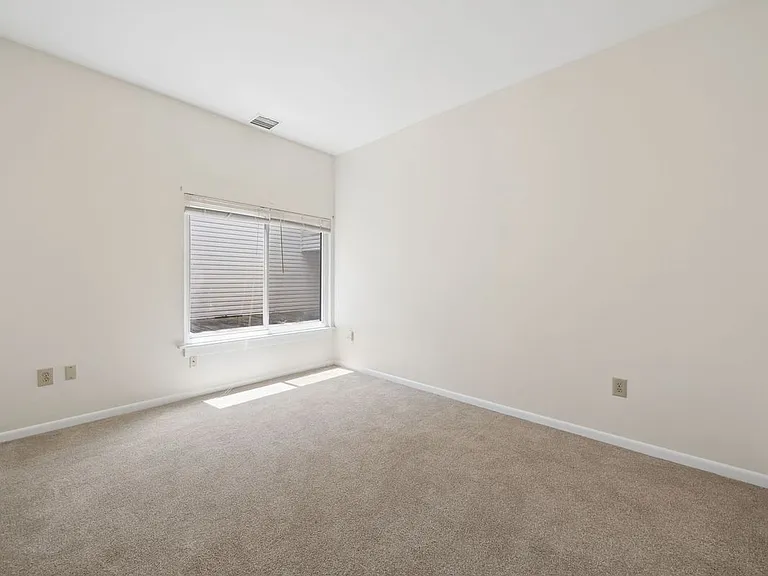 2332 Dana Ave — Photo 16