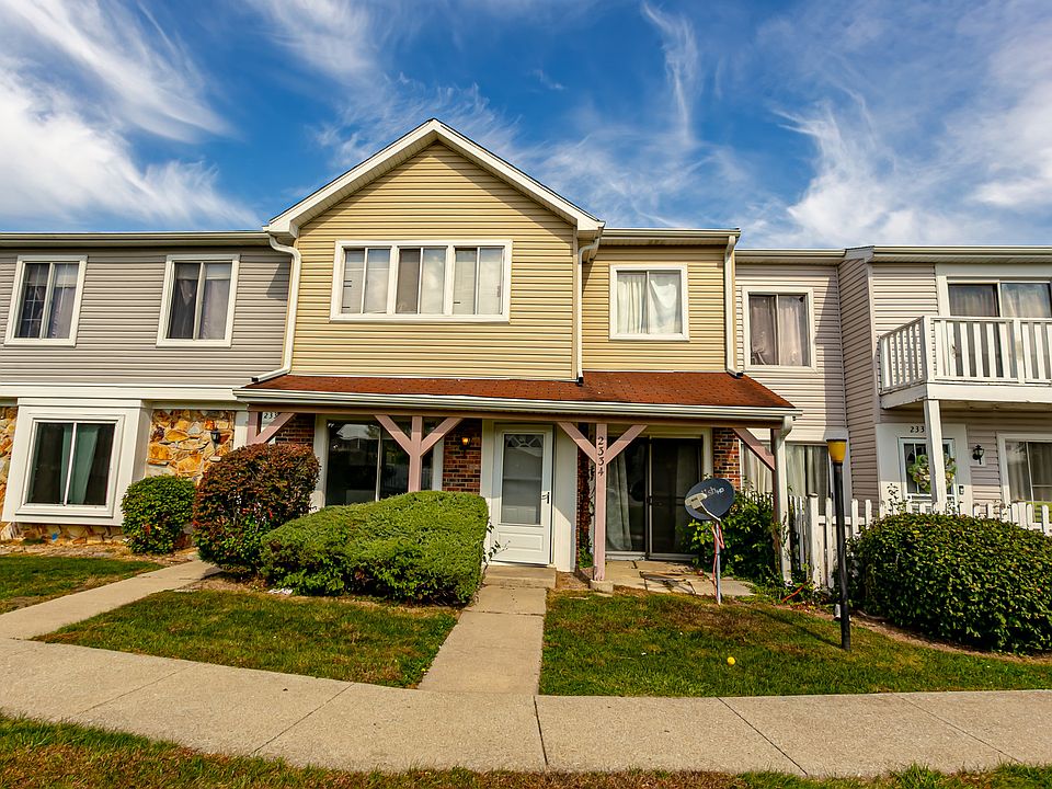 1st image of 2334 Windsor Ln #2334