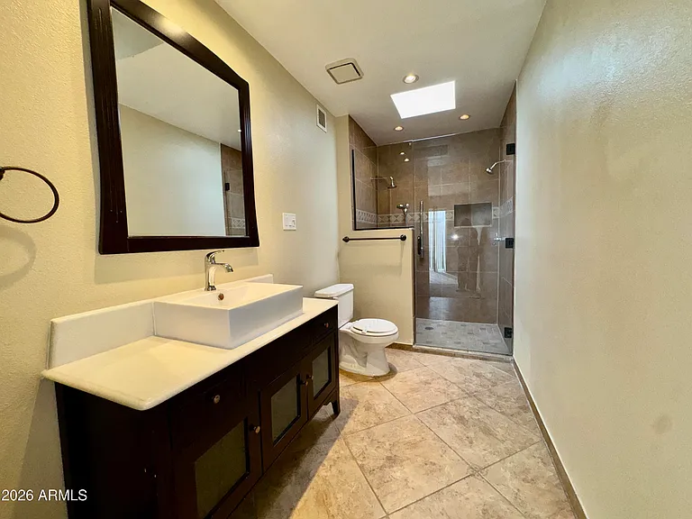 546 S Allred Dr — Photo 16