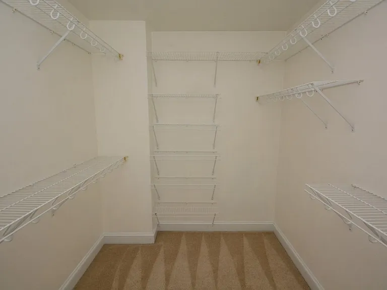 2216 E Berrie Cir — Photo 24