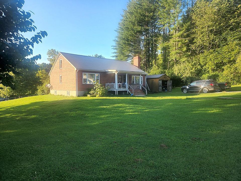 1st image of 20 Center Dr