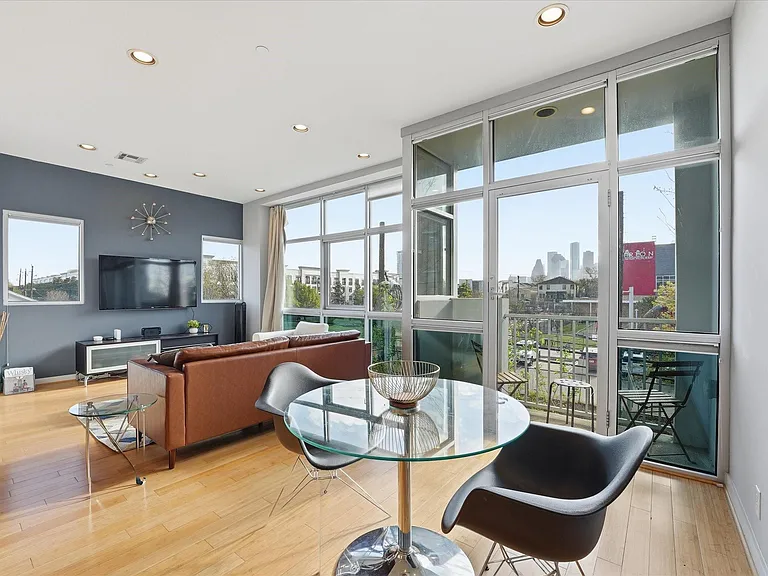1406 Columbus St #206 — Photo 10