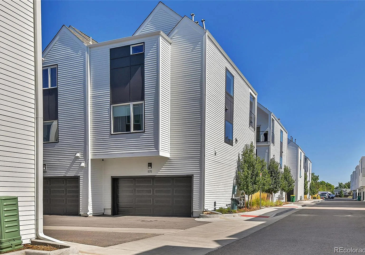 2 bed, 1365 sqft, $2,900 — Photo 3