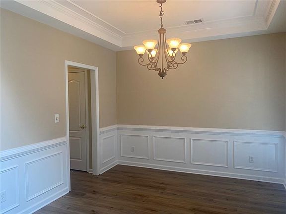 4th image of 528 Mirramont Pl