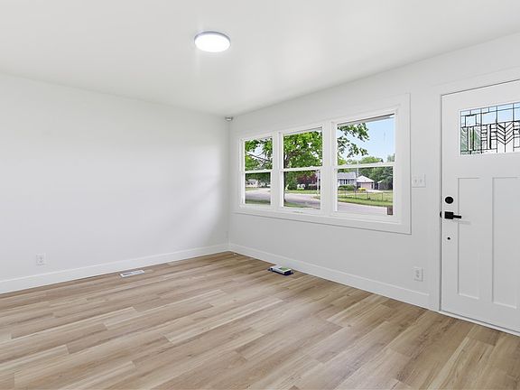 3rd image of 5508 Ferngrove Dr