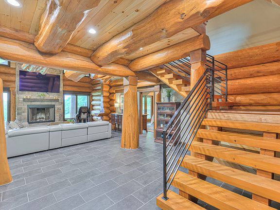 12th image of this home