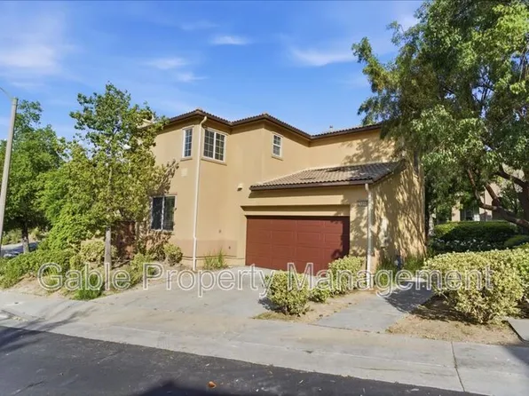 25386 Playa Serena Dr, Valencia, CA 91381