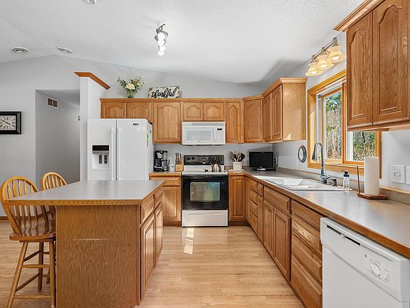 5th image of 4225 Eagles Nest Rd