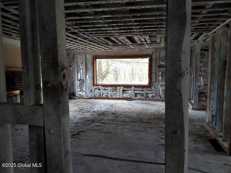 4th image of 127 Benson Road