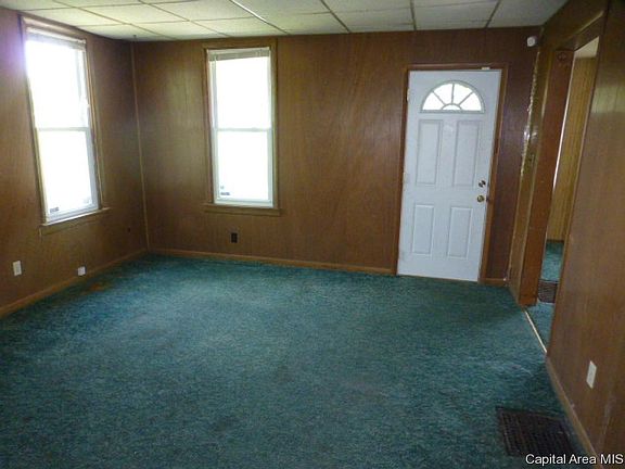 3rd image of 1609 E Moffat Ave