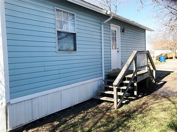 3rd image of 406 Eggleston St
