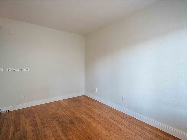 7325 Carlyle Ave #8 — Photo 12