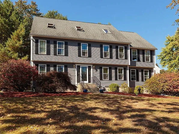 14 Parrish Hill Drive, Nashua, NH 03063