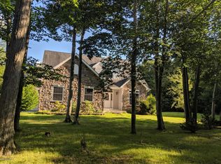 104 Douglas Fir Ln, Tobyhanna, PA 18466