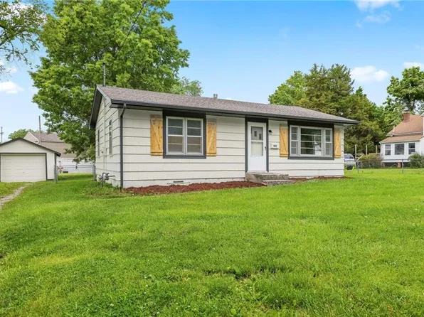 902 S Oakland St, Harrisonville, MO 64701