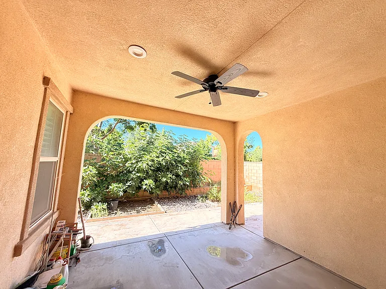 2751 E Agrarian St — Photo 37