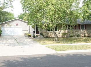 1006 Silver St, De Pere, WI 54115