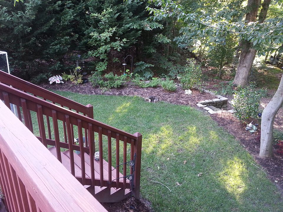 1st image of 104 Scenic Ct