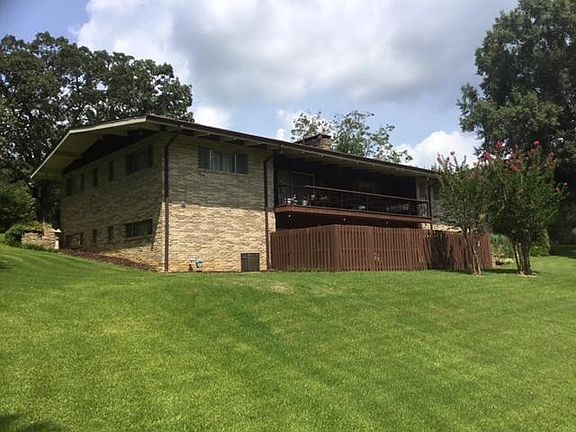 4th image of 100 Wildwood Dr