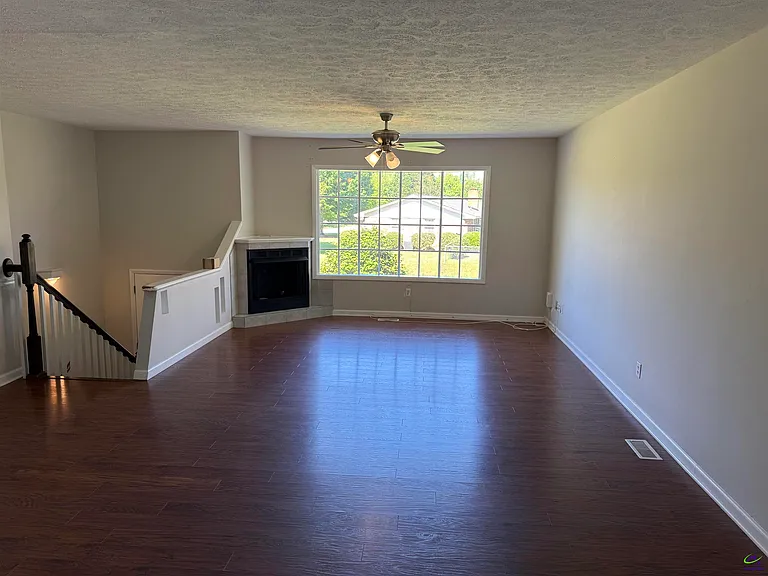 1115 Kingston Rd — Photo 3