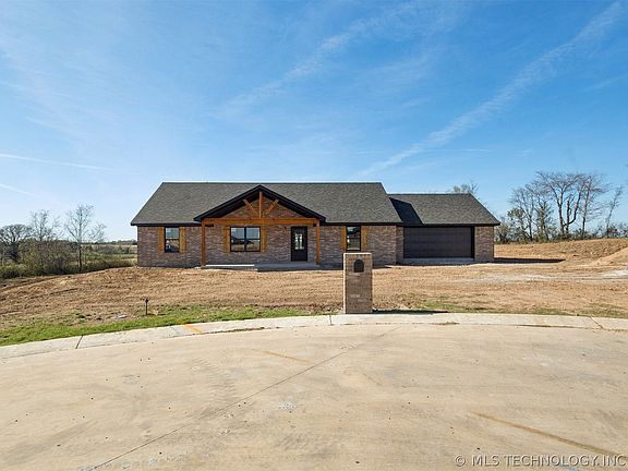 3rd image of 2000 Everly Dr