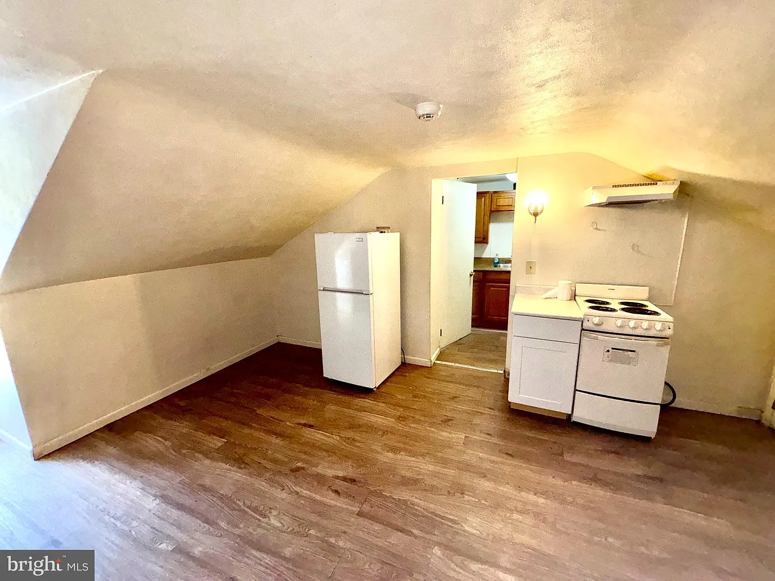 1 bed, 5918 sqft, $900 — Photo 1