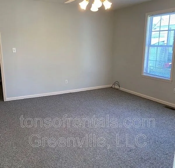 208 Church St — Photo 3