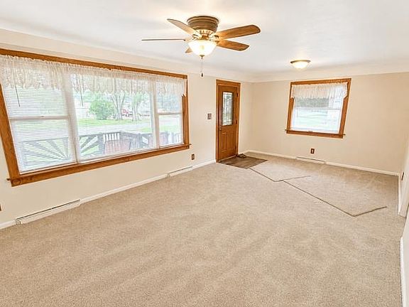 4th image of 5060 Armstrong Ave