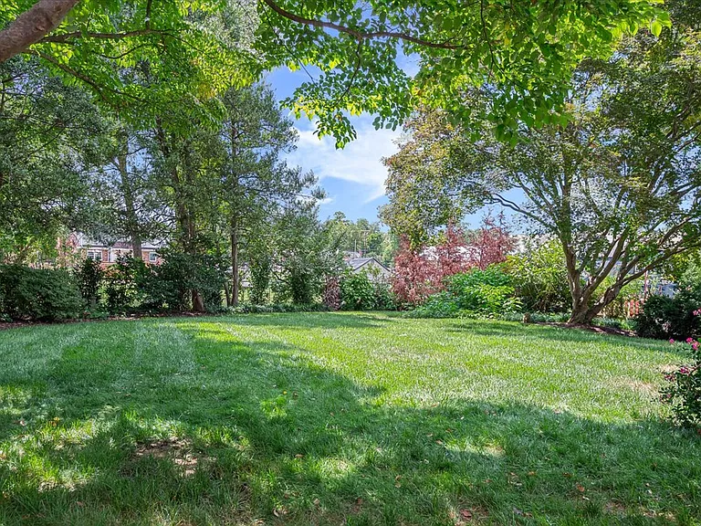 9514 Edgeley Rd — Photo 37