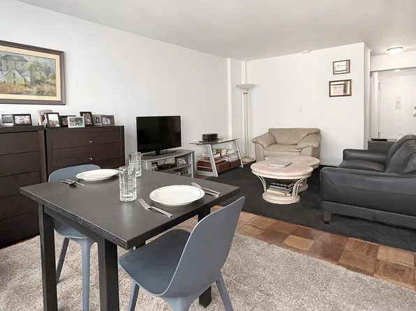 153 East 57th Street 11L image 9 of 10