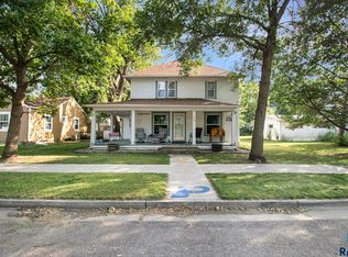 462 E 2nd St, Parker, SD 57053