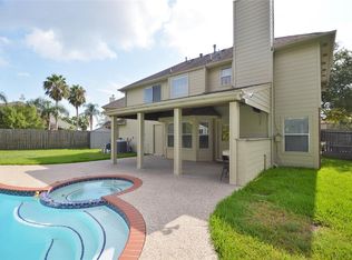 5006 Chase Mountain Dr, Bacliff, TX 77518