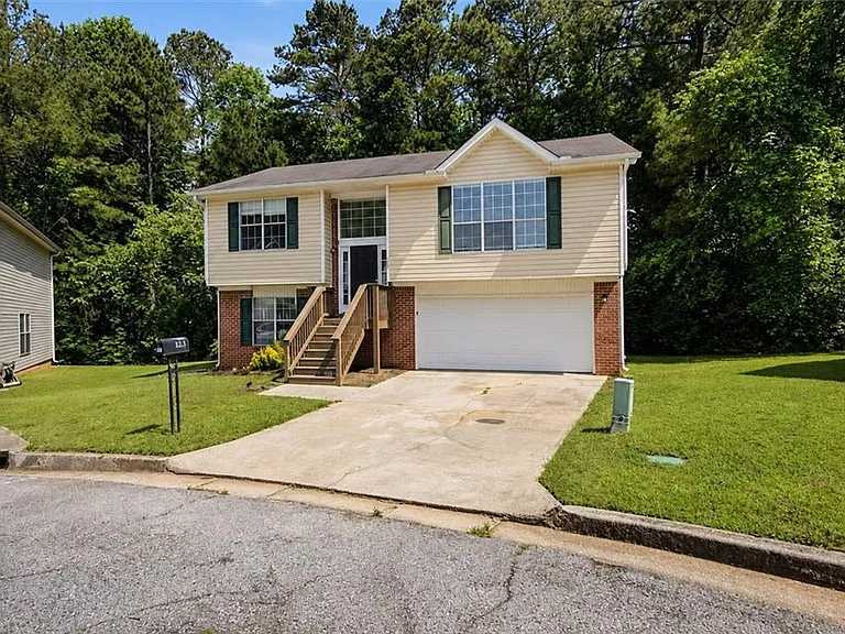 488 Barclay Ct — Photo 2