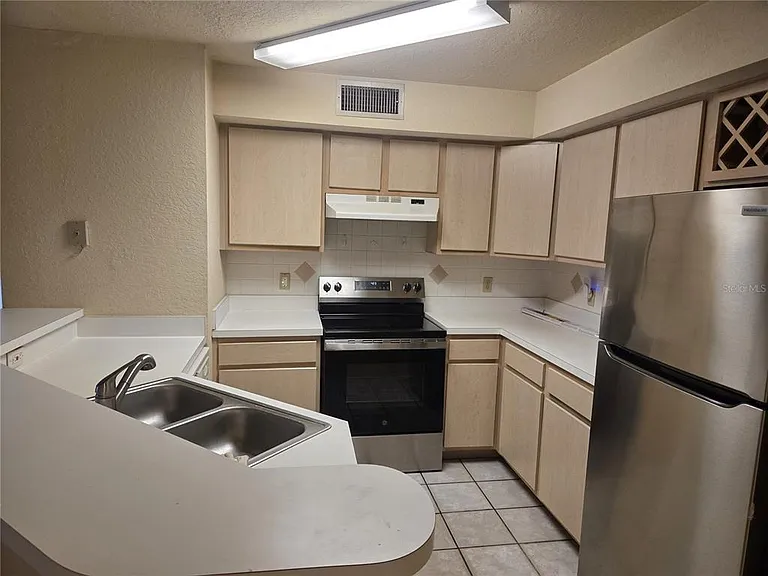 820 Camargo Way #207 — Photo 33