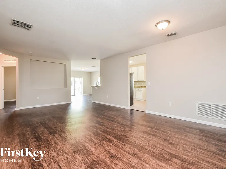 3379 Toluca Ter — Photo 3
