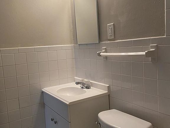 5th image of 2142 Barclay St N #2140-108