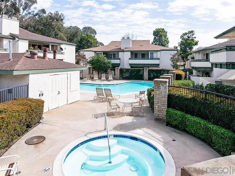 8811 Gilman Dr #A — Photo 21