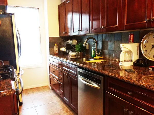 2313 Ditmars Blvd, Astoria, NY 11105