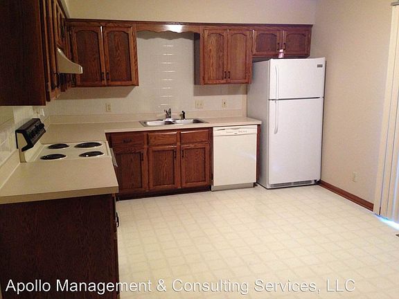 3rd image of 219 Stonebridge Ln