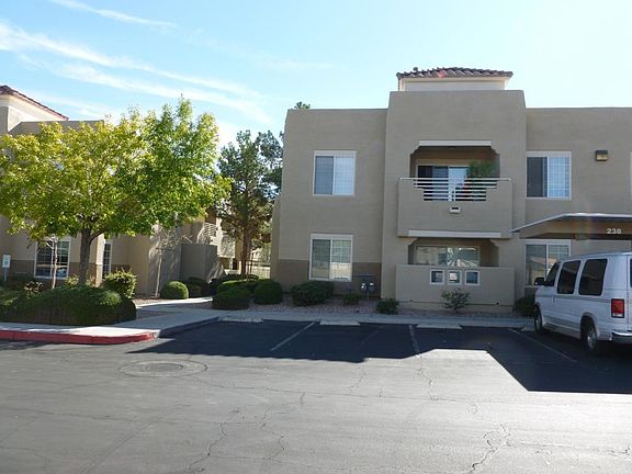 2nd image of 1908 Villa Palms Ct Unit 106