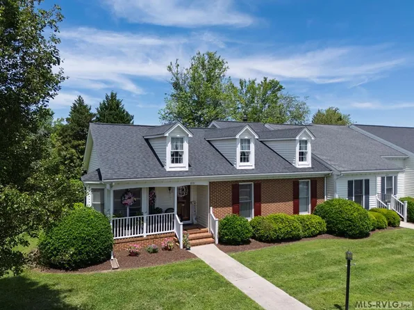 801 Lees Ct, South Hill, VA 23970