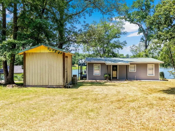 597 Naples Dr, Omaha, TX 75571