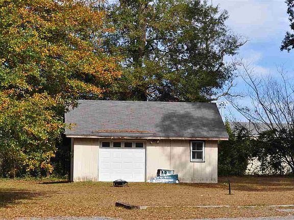 2nd image of 406 Woodland Dr