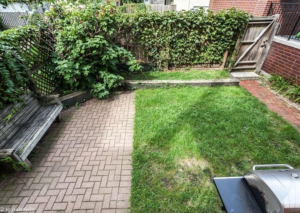 1st image of 1022 W Oakdale Ave #1818