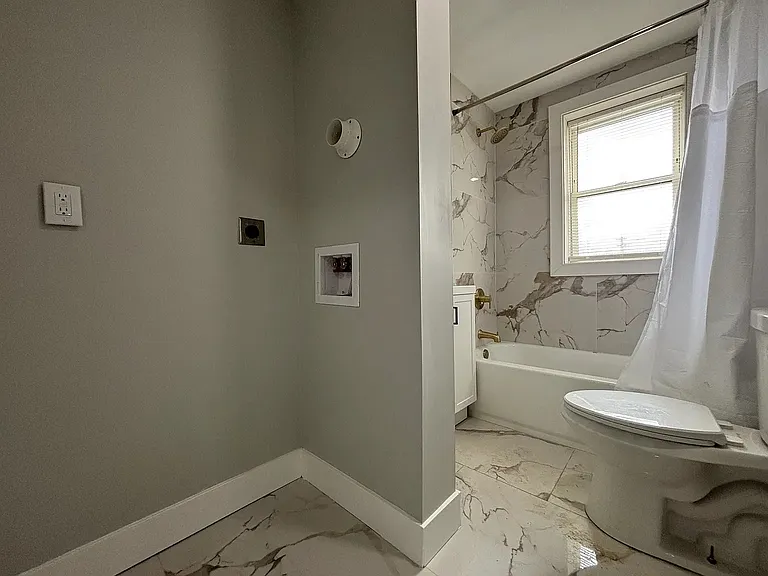 70A303 Circular Ave #303 — Photo 9