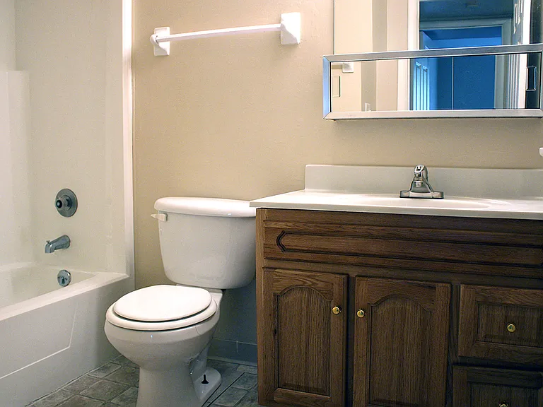 Crown Ridge Apartments — Photo 29