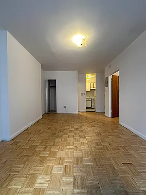 Rented by Centra Inc. | media 8