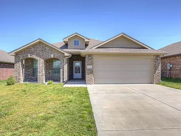 1133 Matthew Cir, Webb City, MO 64870